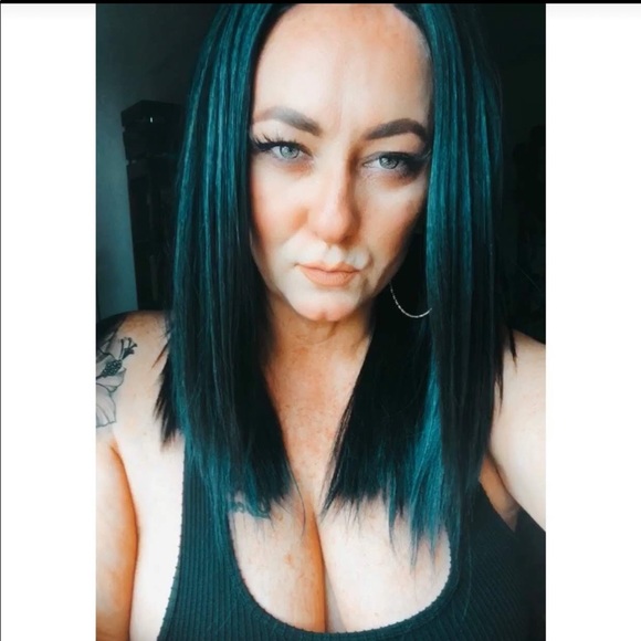 Meet your Posher, Shellie - Picture 1 of 1